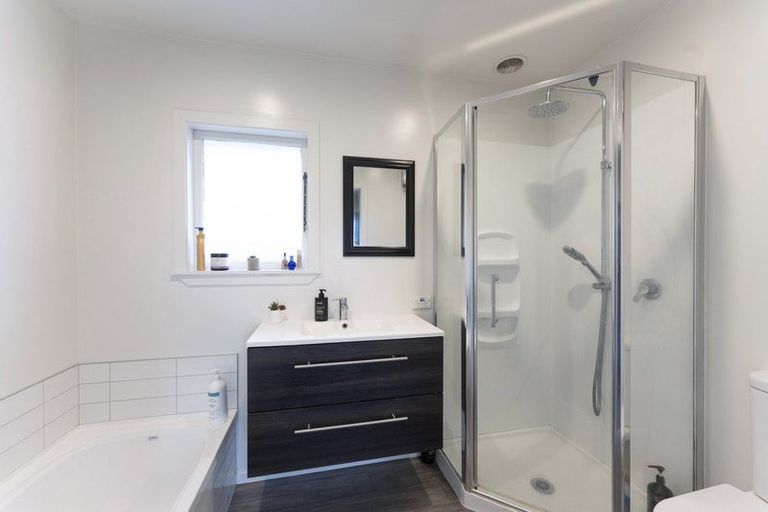 Photo of property in 9 Adrian Place, Shirley, Christchurch, 8061