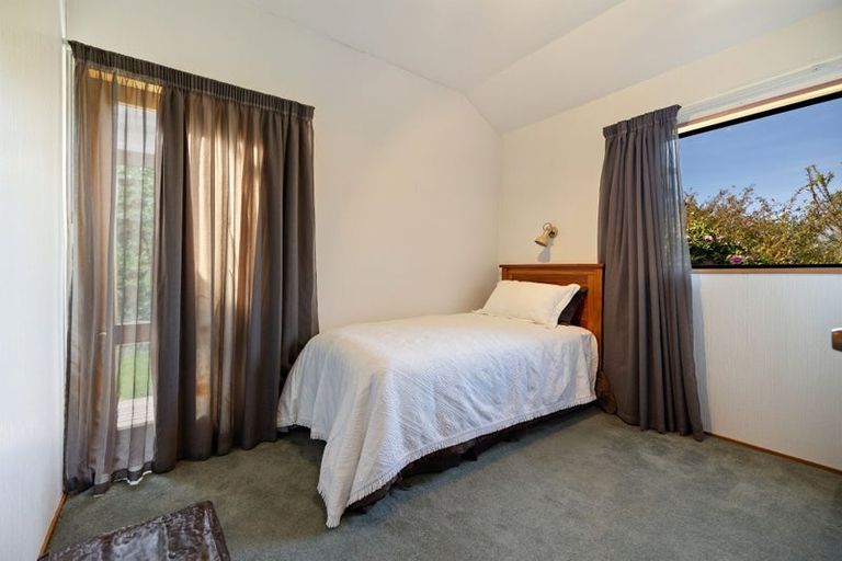 Photo of property in 9 Greenstone Place, Fernhill, Queenstown, 9300