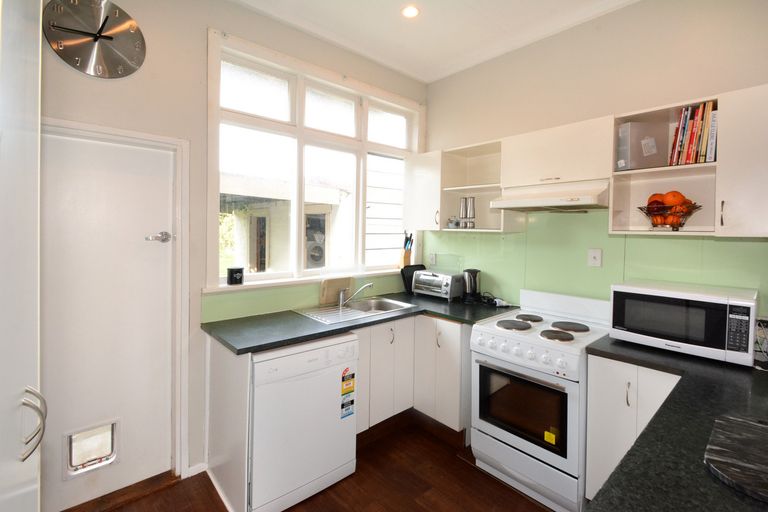 Photo of property in 24 Oakland Street, Andersons Bay, Dunedin, 9013