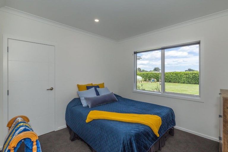 Photo of property in 33 Wakefield Road, Levin, 5571