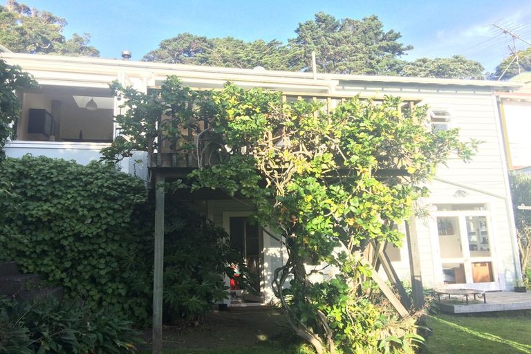 Photo of property in 32 Volga Street, Island Bay, Wellington, 6023