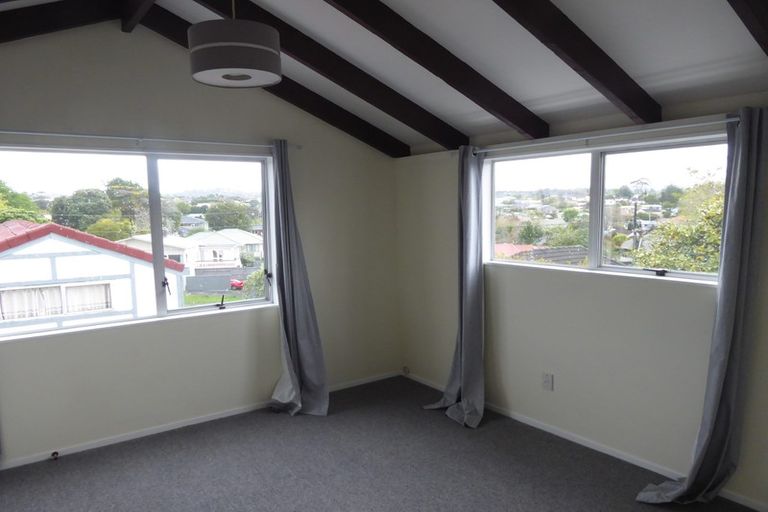 Photo of property in 3/14 Craigbank Avenue, New Lynn, Auckland, 0600