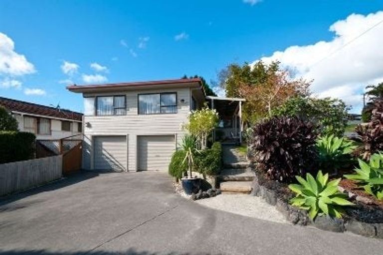 Photo of property in 2/10 Deep Creek Road, Torbay, Auckland, 0630