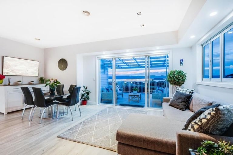 Photo of property in 22 Kowhai Street, Eastbourne, Lower Hutt, 5013