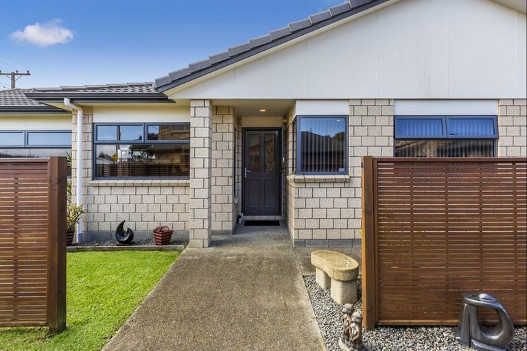 Photo of property in 28 Riverside Road, Orewa, 0931