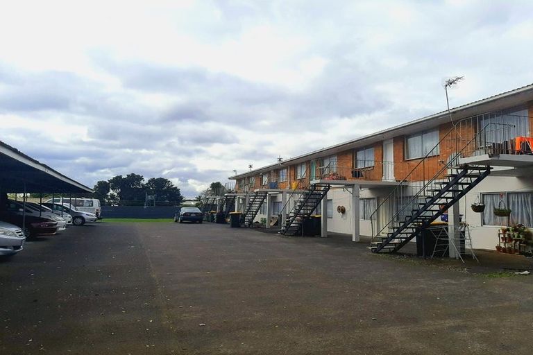 Photo of property in 11/90 Kenderdine Road, Papatoetoe, Auckland, 2025