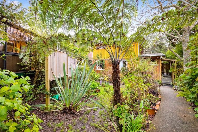 Photo of property in 29 Onedin Place, Titirangi, Auckland, 0604