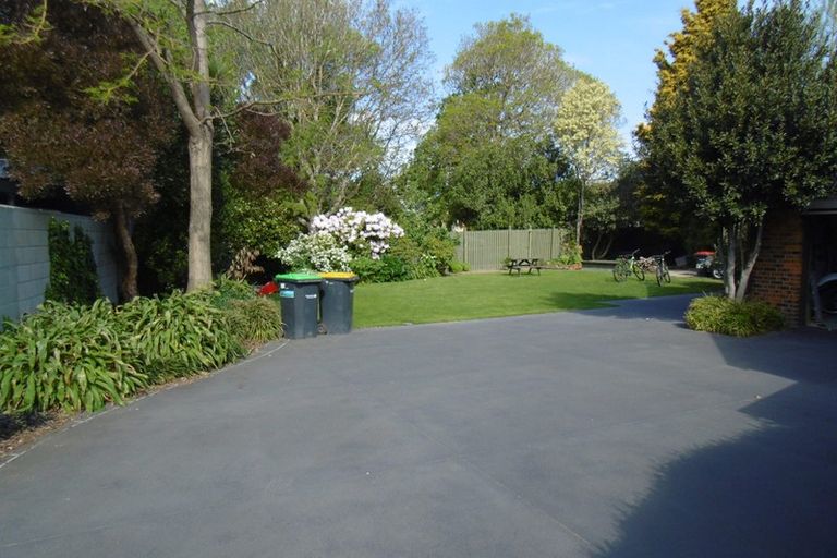 Photo of property in 82b Avonhead Road, Avonhead, Christchurch, 8042