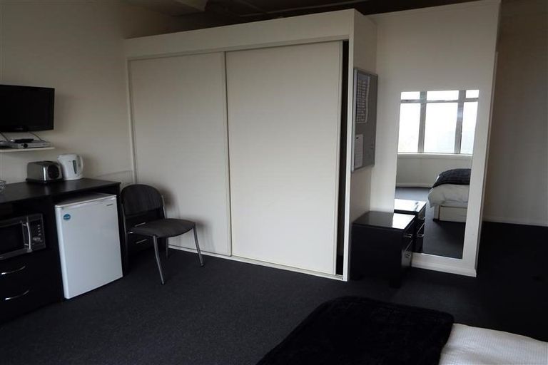 Photo of property in 3 Queen Street, Winton, 9720