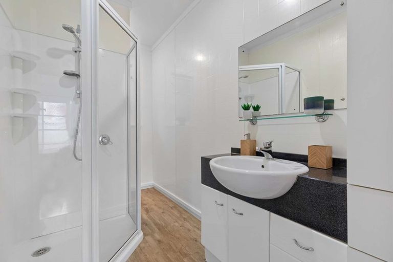 Photo of property in 1/12 Miro Street, New Lynn, Auckland, 0600