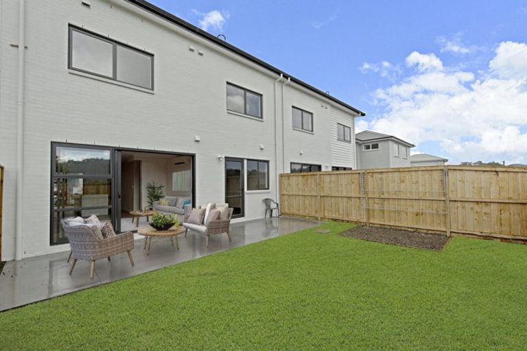 Photo of property in 20 Vincent Mcgrath Crescent, Swanson, Auckland, 0614