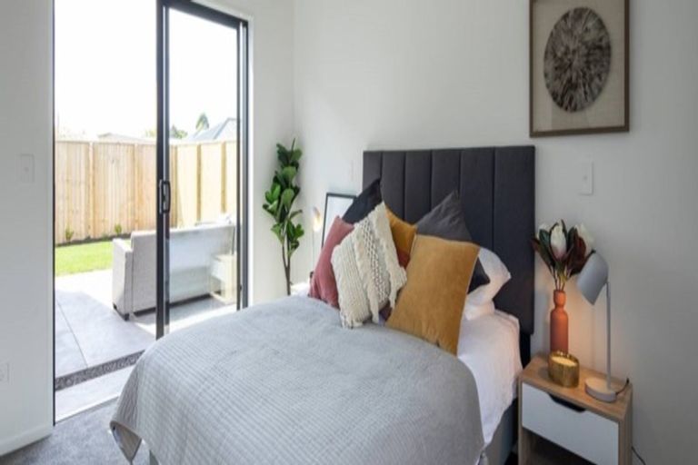 Photo of property in 15 Vogwill Road, Kumeu, 0810