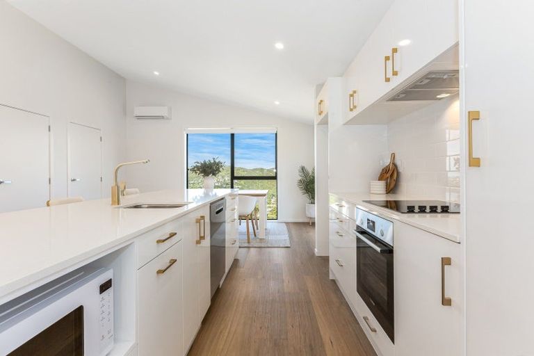 Photo of property in 6 Stockden Place, Karori, Wellington, 6012