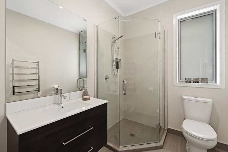 Photo of property in 402 Paremoremo Road, Paremoremo, Auckland, 0632