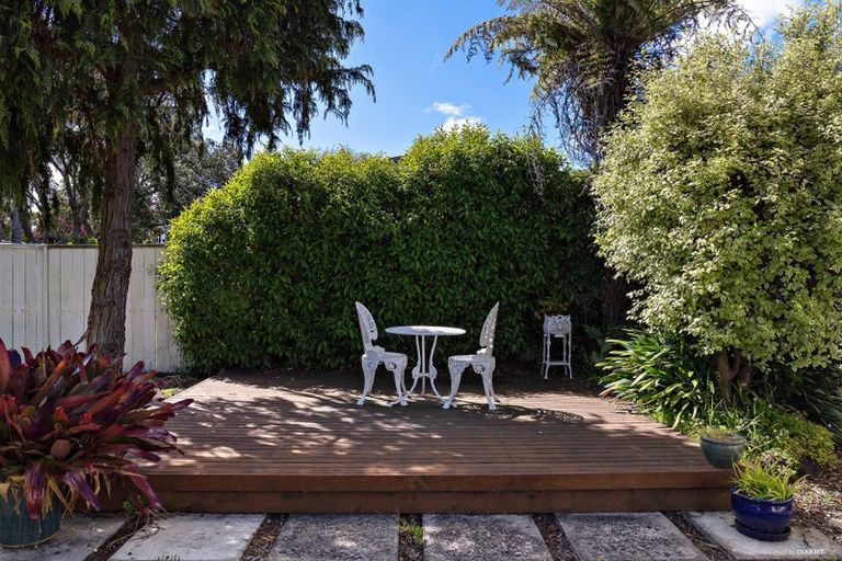 Photo of property in 399 Lake Road, Takapuna, Auckland, 0622