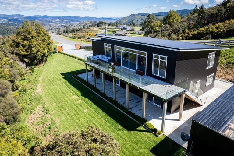Photo of property in 222 Fairview Drive, Birchville, Upper Hutt, 5372