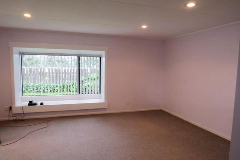 Photo of property in 35 Young Street, New Plymouth, 4310
