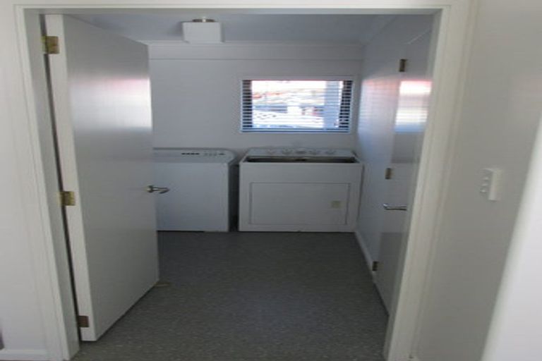 Photo of property in 17 Downing Place, Welcome Bay, Tauranga, 3112