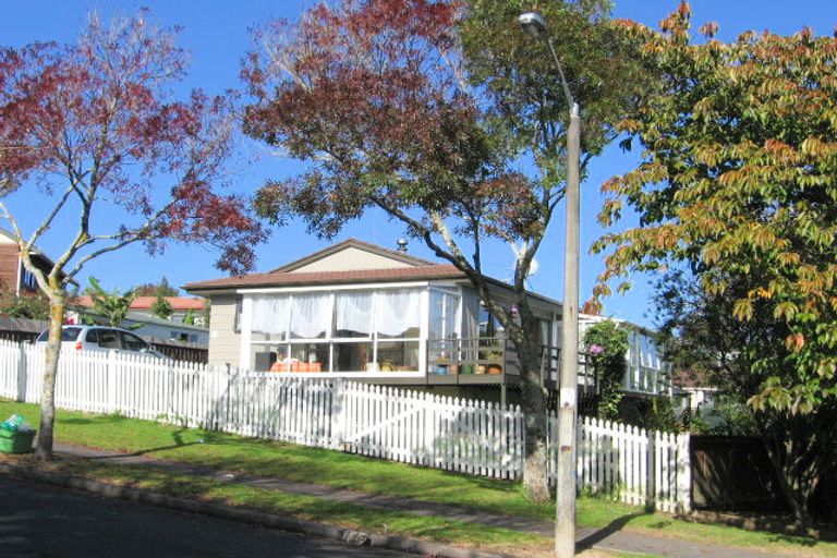 Photo of property in 3 Rotoma Rise, Clover Park, Auckland, 2019