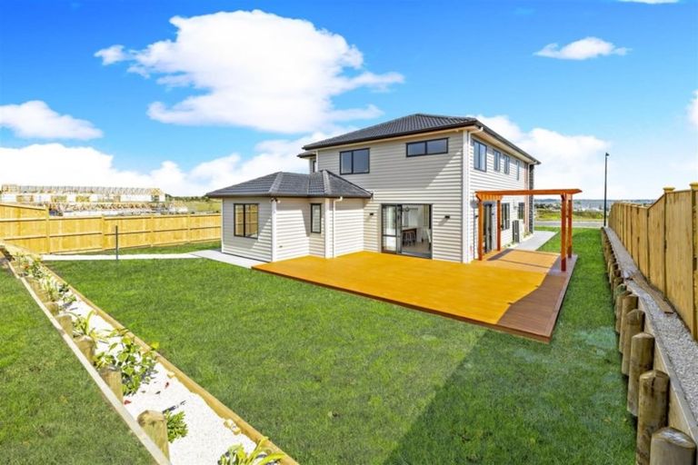 Photo of property in 16 Hutukawa Drive, Beachlands, Auckland, 2018