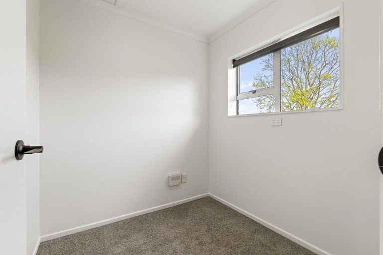 Photo of property in 1 Ruskin Place, Westown, New Plymouth, 4310