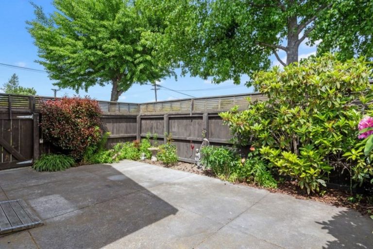 Photo of property in 2b Bevin Place, Bryndwr, Christchurch, 8053