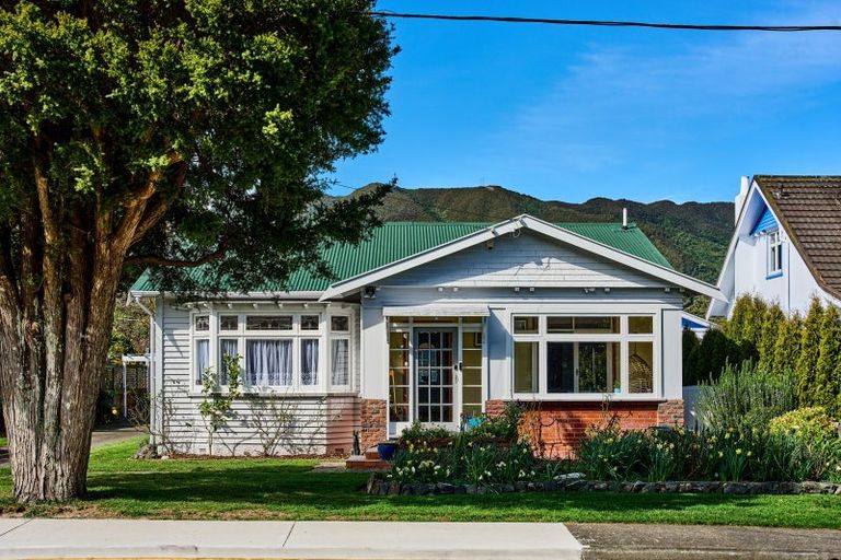Photo of property in 1/62 Totara Crescent, Woburn, Lower Hutt, 5011
