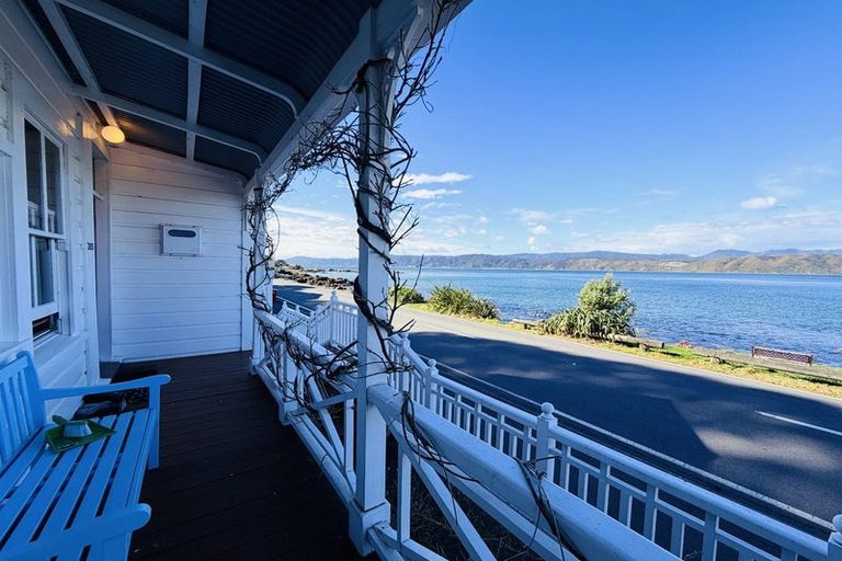 Photo of property in 285 Karaka Bay Road, Karaka Bays, Wellington, 6022
