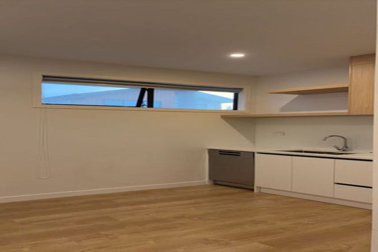 Photo of property in 4e Knights Road, Rosedale, Auckland, 0632