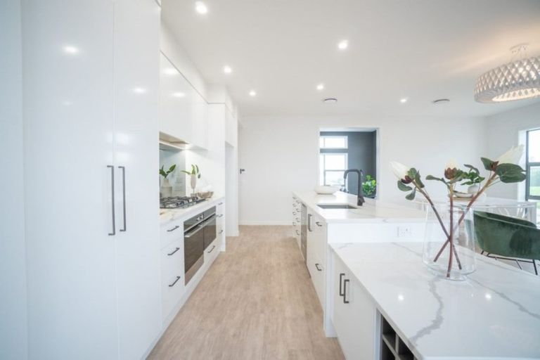 Photo of property in 9 Loveston Lane, Kelvin Grove, Palmerston North, 4470