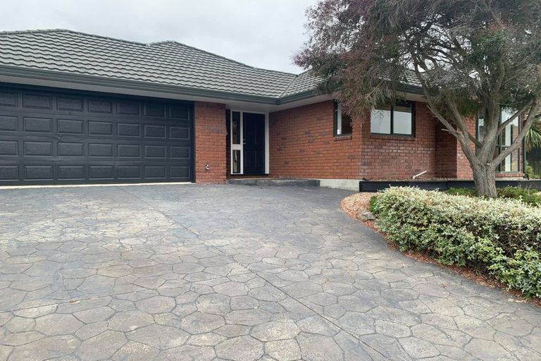 Photo of property in 43 Orlando Crescent, Waimairi Beach, Christchurch, 8083