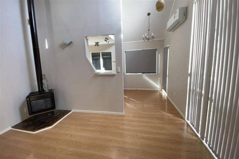 Photo of property in 1/23 Beaumaris Way, Conifer Grove, Takanini, 2112