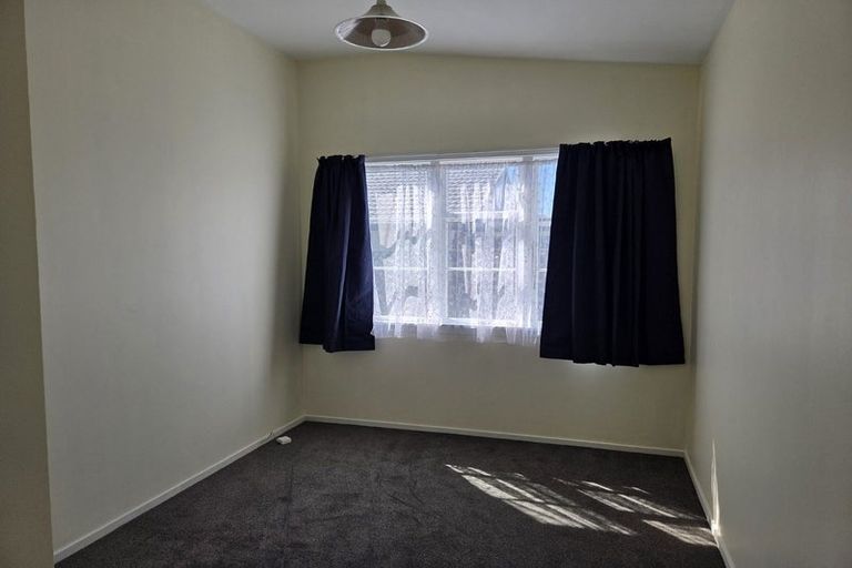 Photo of property in 18 Picton Avenue, Riccarton, Christchurch, 8011