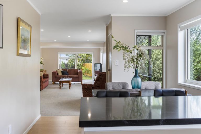 Photo of property in 69b Hattaway Avenue, Bucklands Beach, Auckland, 2012