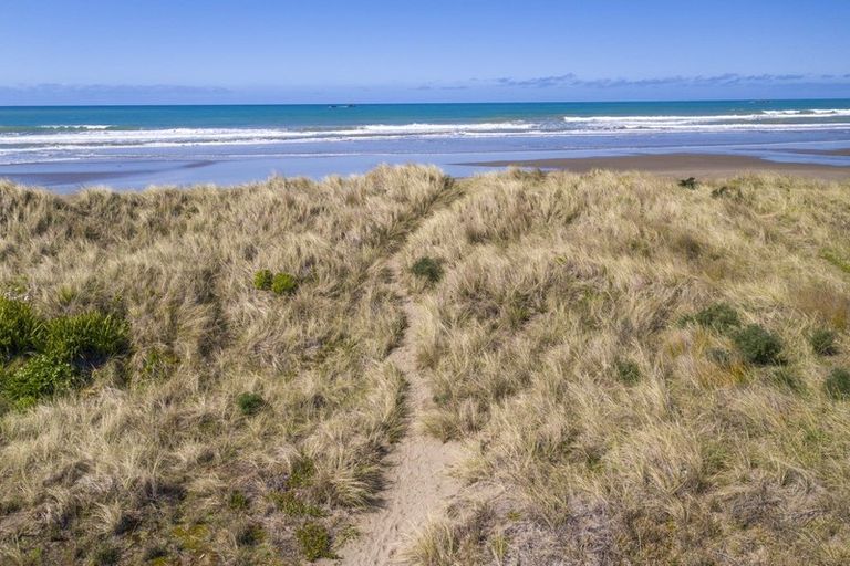 Photo of property in 79e Blue Pacific Parade, Riversdale Beach, Masterton, 5872