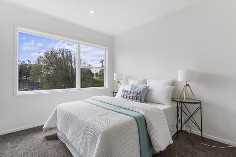 Photo of property in 116 Archibald Road, Kelston, Auckland, 0602