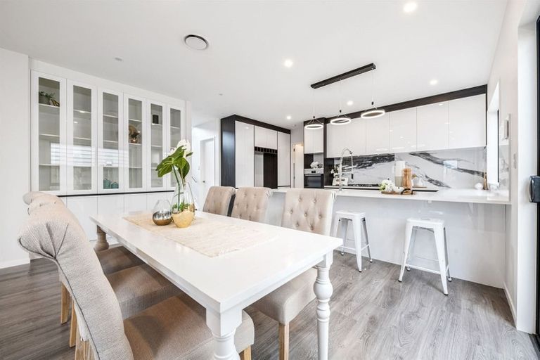 Photo of property in 82 Tir Conaill Avenue, Flat Bush, Auckland, 2019