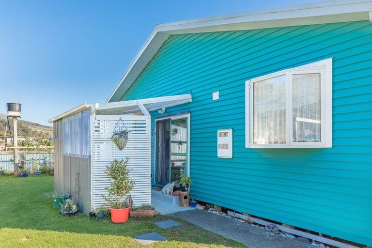 Photo of property in 2 Curtis Street, Hector, 7822