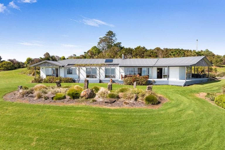 Photo of property in 601 Cable Bay Block Road, Cable Bay, 0420