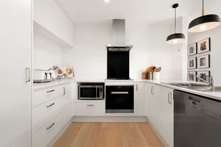 Photo of property in 24 Dignity Street, Papakura, 2110