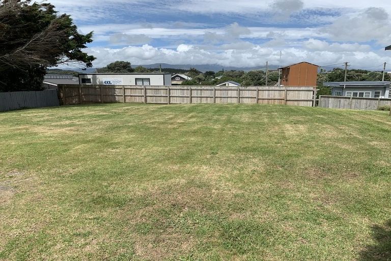 Photo of property in 64a Marine Parade, Otaki Beach, Otaki, 5512
