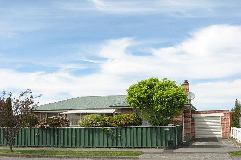 Photo of property in 35 Rata Street, Rangiora, 7400