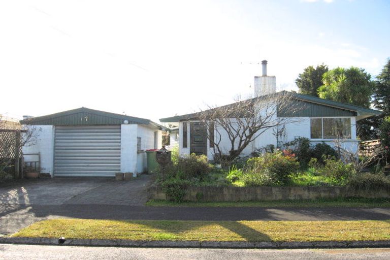 Photo of property in 17 Cranwell Place, Hillcrest, Hamilton, 3216