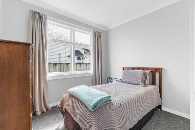 Photo of property in 22 Kingswood Street, Takaro, Palmerston North, 4412