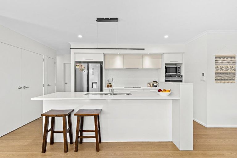 Photo of property in 22 Laly Haddon Place, Matakana, Warkworth, 0985