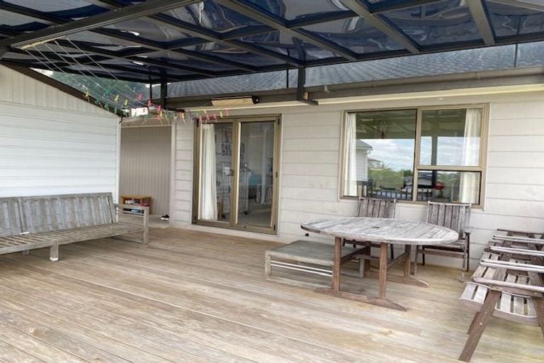 Photo of property in 17 Rotoma Rise, Clover Park, Auckland, 2019