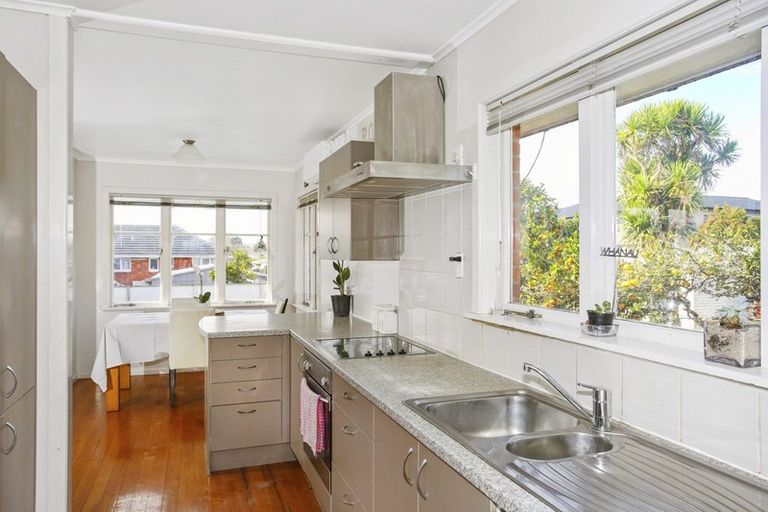 Photo of property in 37 Thompson Terrace, Manurewa, Auckland, 2102