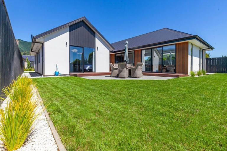 Photo of property in 10 Hallmark Drive, Hope, Richmond, 7020