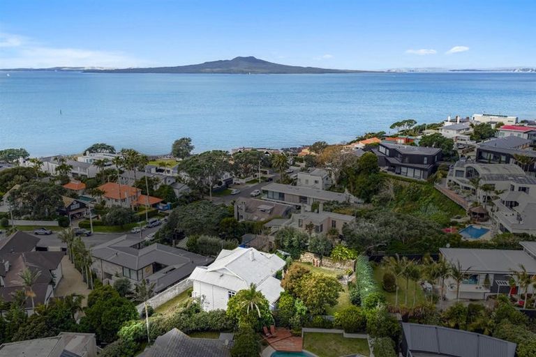 Photo of property in 7a Audrey Road, Takapuna, Auckland, 0620