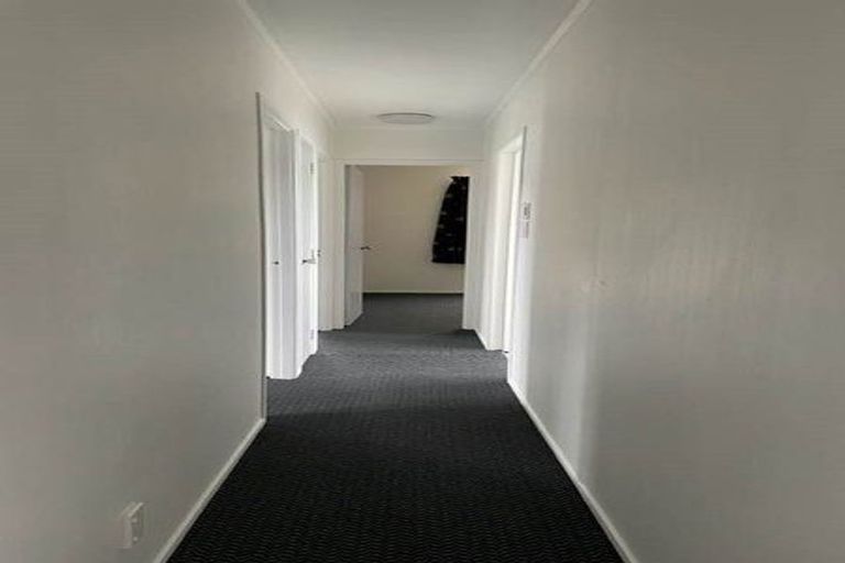 Photo of property in 24 Becker Drive, Weymouth, Auckland, 2103